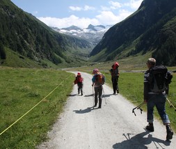 kinderfreundlicher-wanderweg-im-habachtal