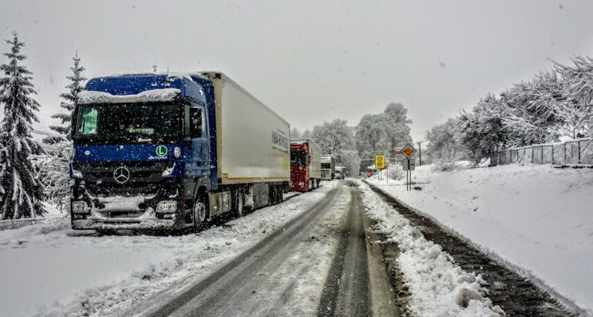 Schnee sorgt für Mega-Stau auf A9