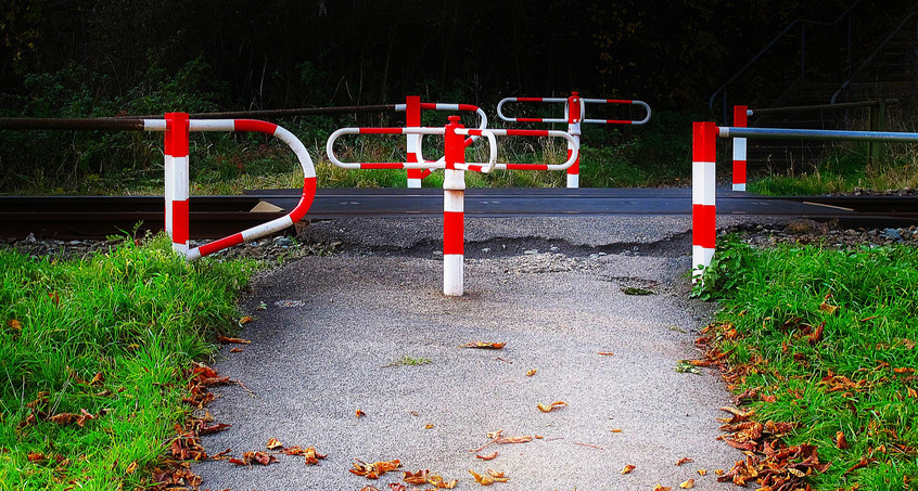 Fahrradfahrer von Zug erfasst