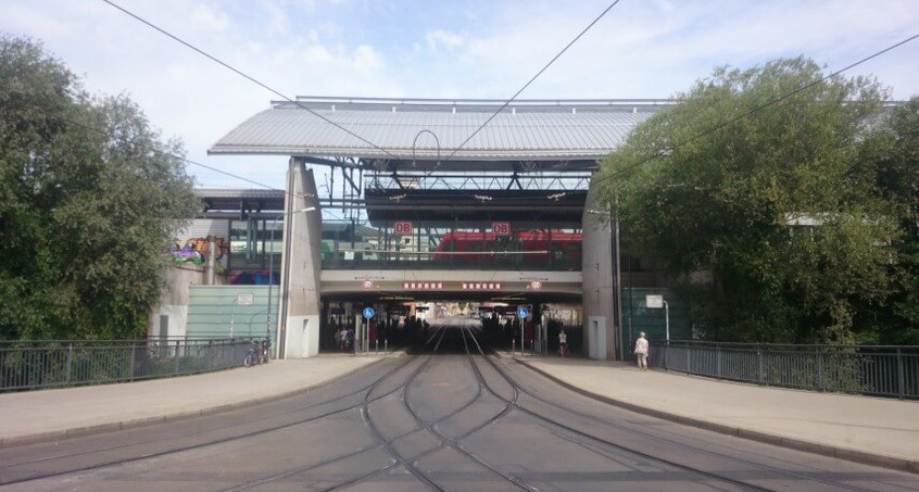 Behinderungen im Bahnverkehr wegen Bauarbeiten in Erfurt und Halle