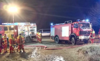Fast 100 Feuerwehrleute löschen Waldbrand