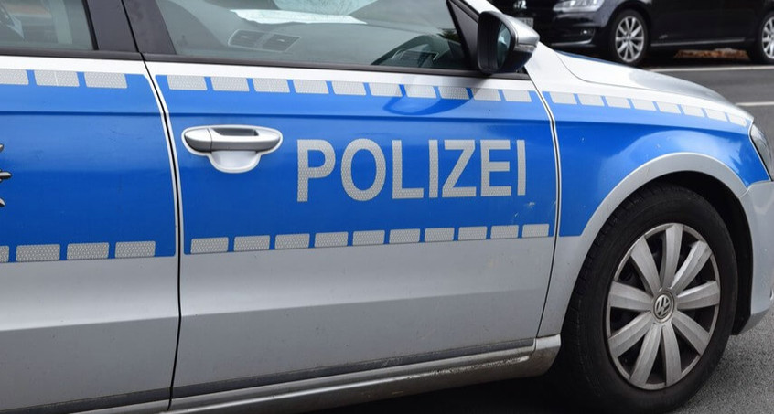 Auto kracht in Motorrad - Biker schwer verletzt