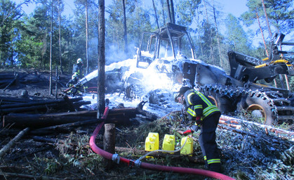 Brennende Erntemaschine in Eisenach sorgt für großen Schaden
