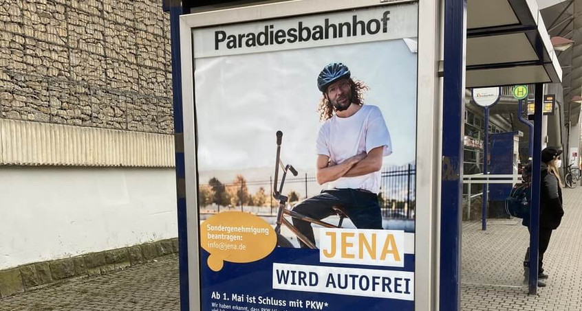 Satire-Plakat-Aktion verwirrt Bevölkerung