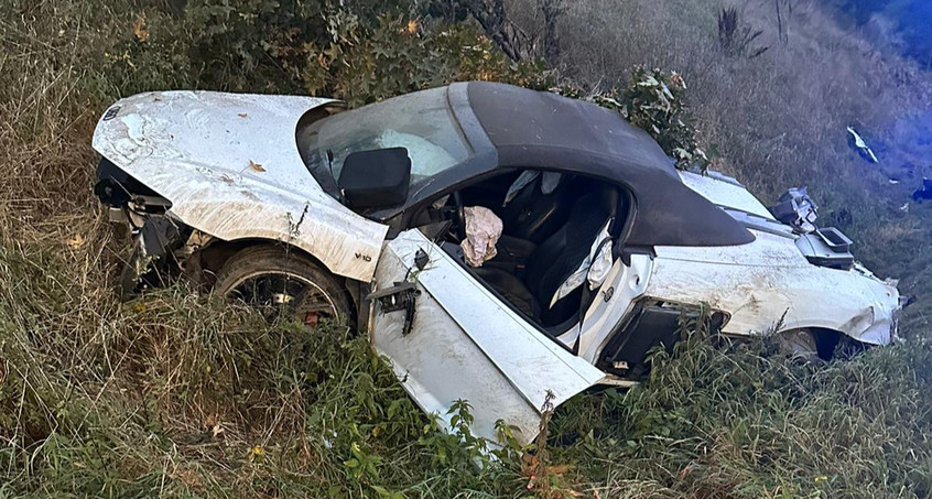 Mit Sportwagen mehrfach auf A9  überschlagen 