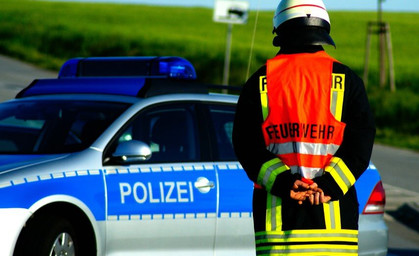 Bombendrohung an Erfurter Schule - Polizei mit Spürhunden im Einsatz