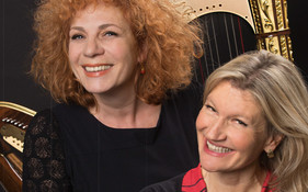 Nina Hoger und Ulla van Daelen